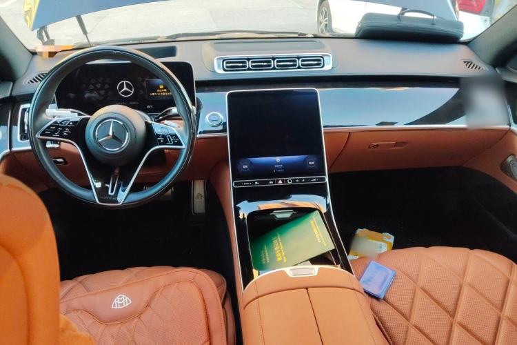 Used Mercedes-Benz Maybach S-Class 2023 S 480 4MATIC Center Console