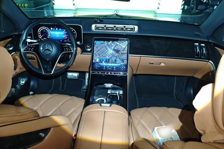 Used Mercedes-Benz Maybach S-Class 2023 S 480 4MATIC Center Console