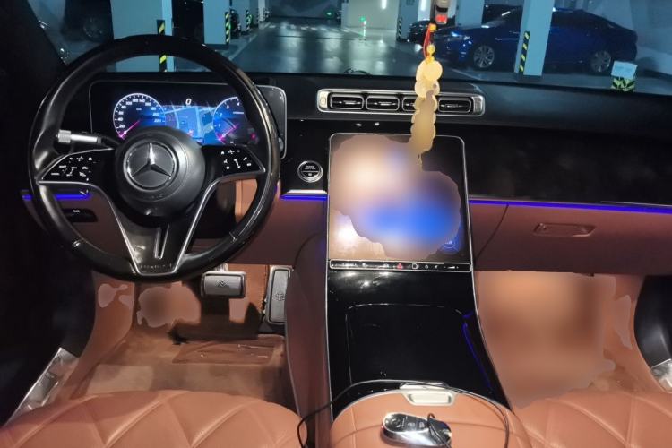 Used Mercedes-Benz Maybach S-Class 2023 S 480 4MATIC Center Console
