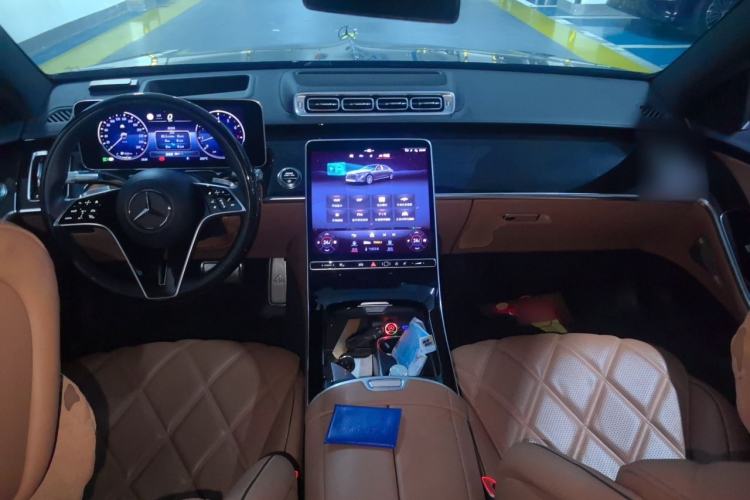 Used Mercedes-Benz Maybach S-Class 2023 S 480 4MATIC Center Console