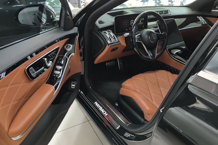 Used Mercedes-Benz Maybach S-Class 2023 S 480 4MATIC Driver Seat