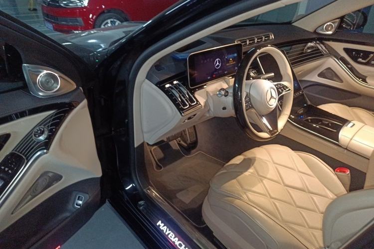 Used Mercedes-Benz Maybach S-Class 2023 S 480 4MATIC Driver Seat