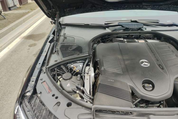 Used Mercedes-Benz Maybach S-Class 2023 S 480 4MATIC Engine Bay Right