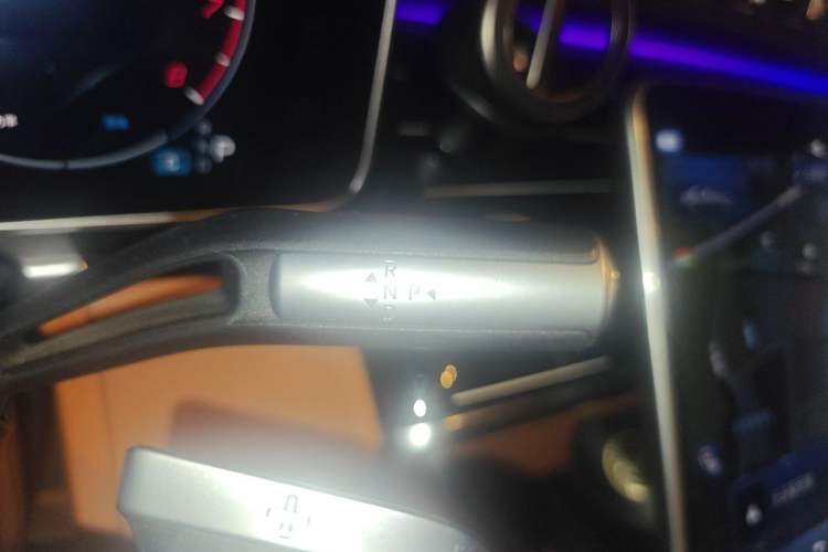 Used Mercedes-Benz Maybach S-Class 2023 S 480 4MATIC Gear Lever