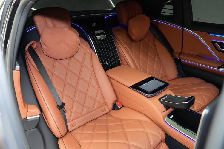 Used Mercedes-Benz Maybach S-Class 2023 S 480 4MATIC Interior 10
