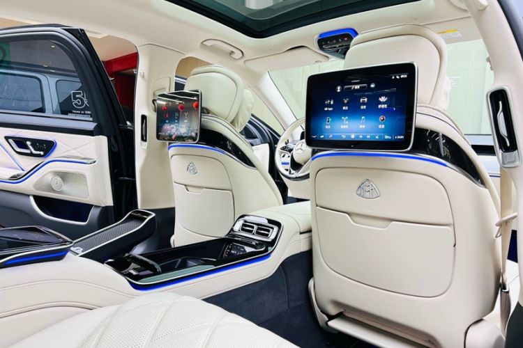Used Mercedes-Benz Maybach S-Class 2023 S 480 4MATIC Interior 11