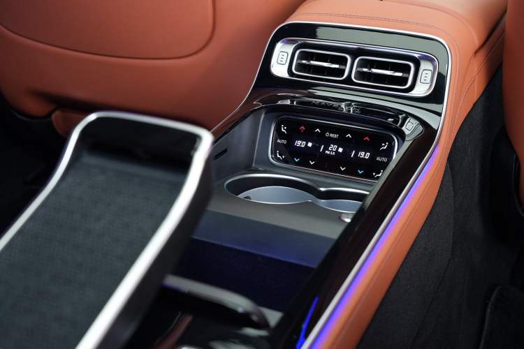 Used Mercedes-Benz Maybach S-Class 2023 S 480 4MATIC Interior 3
