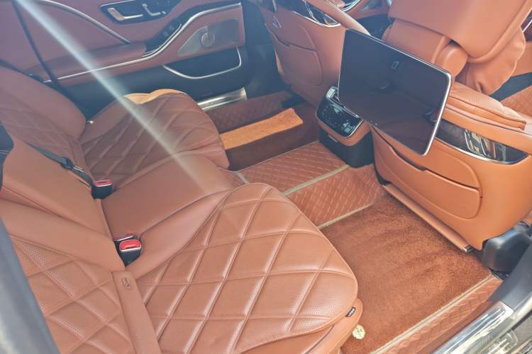 Used Mercedes-Benz Maybach S-Class 2023 S 480 4MATIC Interior 5