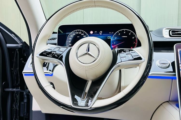 Used Mercedes-Benz Maybach S-Class 2023 S 480 4MATIC Interior 5