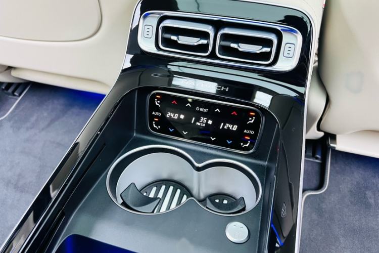 Used Mercedes-Benz Maybach S-Class 2023 S 480 4MATIC Interior 6