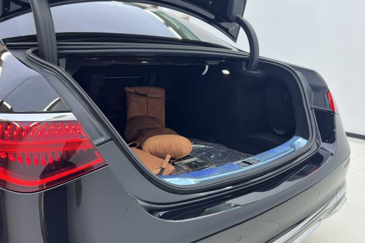 Used Mercedes-Benz Maybach S-Class 2023 S 480 4MATIC Interior 7