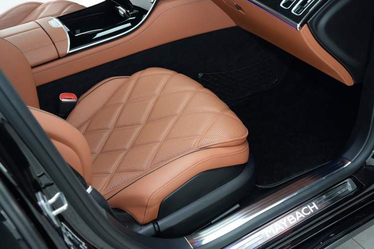 Used Mercedes-Benz Maybach S-Class 2023 S 480 4MATIC Interior 7