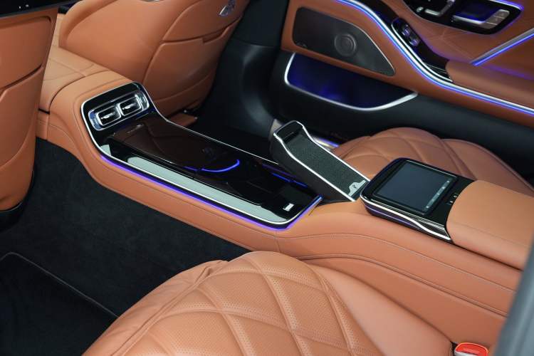Used Mercedes-Benz Maybach S-Class 2023 S 480 4MATIC Interior 8
