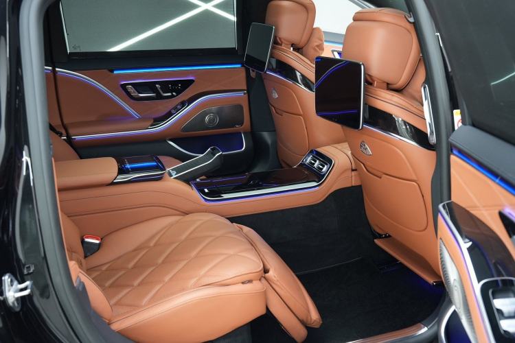 Used Mercedes-Benz Maybach S-Class 2023 S 480 4MATIC Interior 9