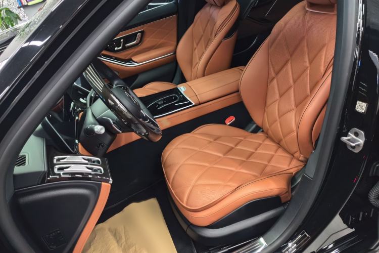 Used Mercedes-Benz Maybach S-Class 2023 S 480 4MATIC Left Front Seat