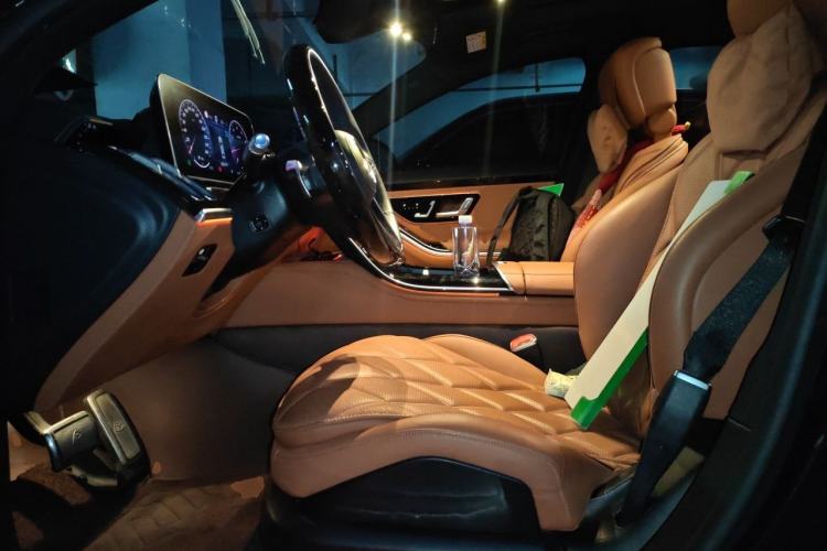 Used Mercedes-Benz Maybach S-Class 2023 S 480 4MATIC Left Front Seat