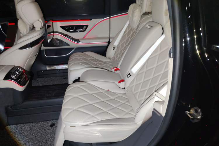 Used Mercedes-Benz Maybach S-Class 2023 S 480 4MATIC Left Rear Seat