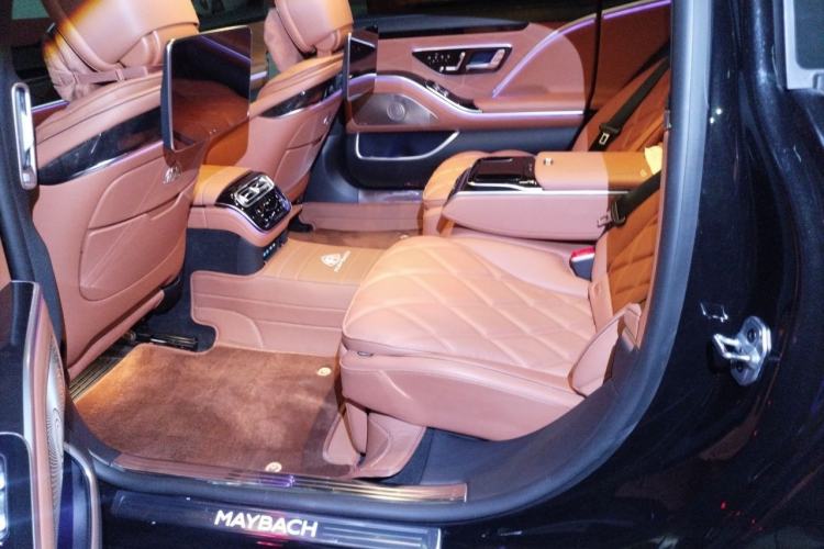 Used Mercedes-Benz Maybach S-Class 2023 S 480 4MATIC Left Rear Seat