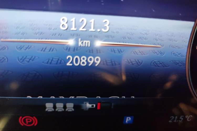 Used Mercedes-Benz Maybach S-Class 2023 S 480 4MATIC Odometer Close Up