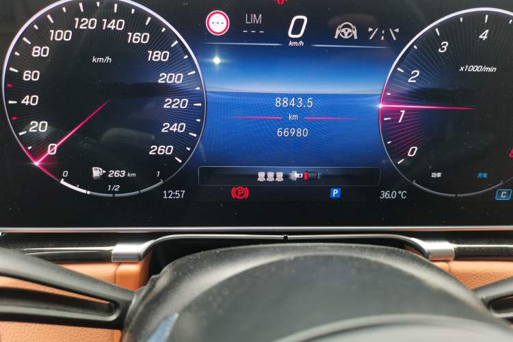 Used Mercedes-Benz Maybach S-Class 2023 S 480 4MATIC Odometer Close Up