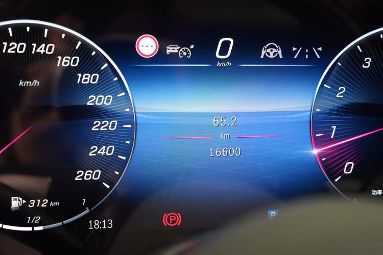 Used Mercedes-Benz Maybach S-Class 2023 S 480 4MATIC Odometer Close Up