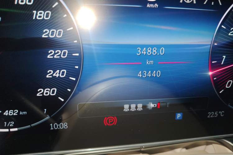 Used Mercedes-Benz Maybach S-Class 2023 S 480 4MATIC Odometer Close Up