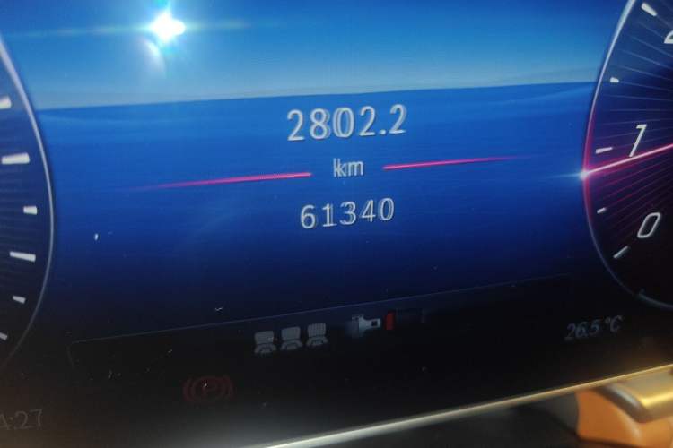 Used Mercedes-Benz Maybach S-Class 2023 S 480 4MATIC Odometer Close Up