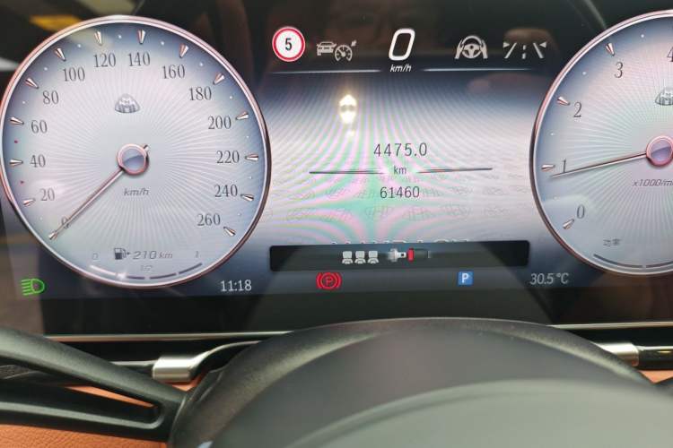 Used Mercedes-Benz Maybach S-Class 2023 S 480 4MATIC Odometer Close Up