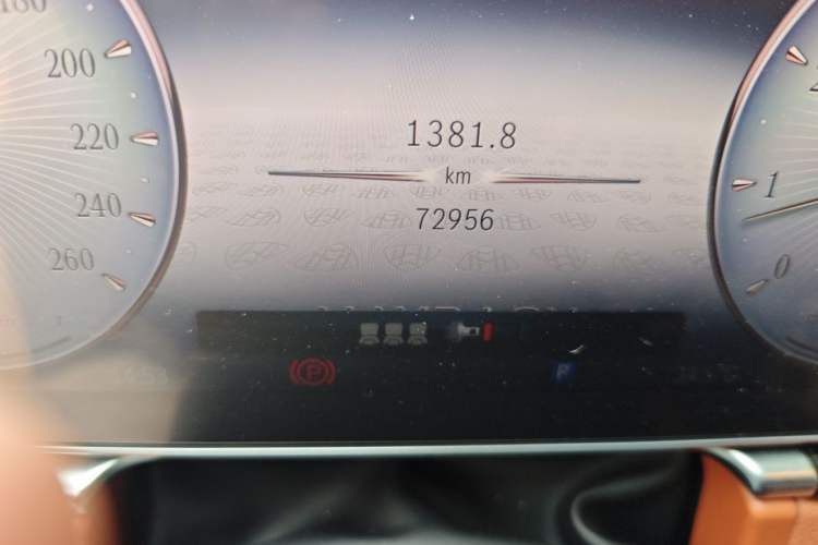 Used Mercedes-Benz Maybach S-Class 2023 S 480 4MATIC Odometer Close Up