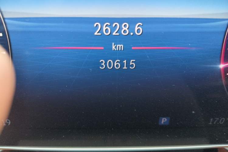 Used Mercedes-Benz Maybach S-Class 2023 S 480 4MATIC Odometer Close Up