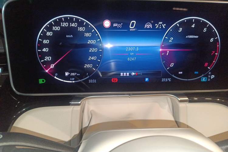 Used Mercedes-Benz Maybach S-Class 2023 S 480 4MATIC Odometer Close Up