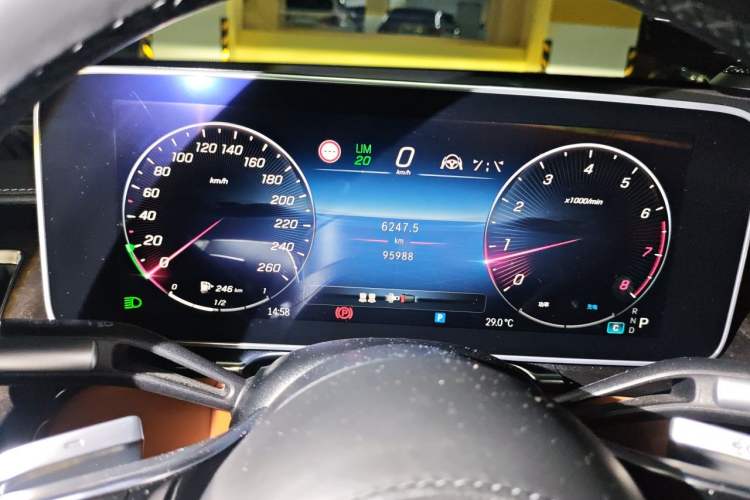 Used Mercedes-Benz Maybach S-Class 2023 S 480 4MATIC Odometer Close Up