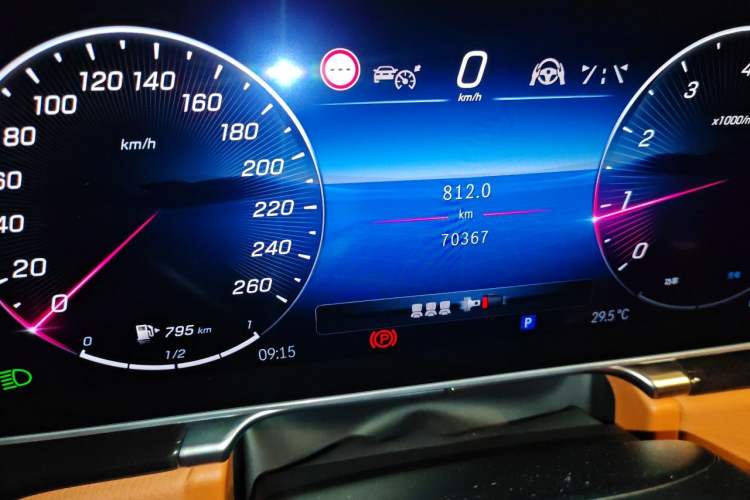 Used Mercedes-Benz Maybach S-Class 2023 S 480 4MATIC Odometer Close Up