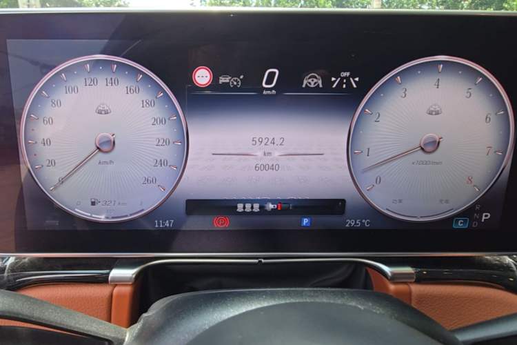 Used Mercedes-Benz Maybach S-Class 2023 S 480 4MATIC Odometer Close Up