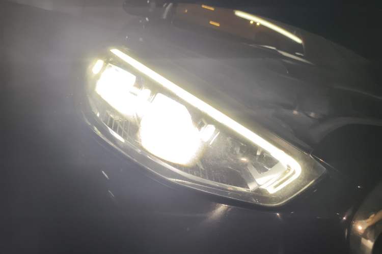 Used Mercedes-Benz Maybach S-Class 2023 S 480 4MATIC Right Front Headlight
