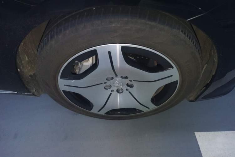 Used Mercedes-Benz Maybach S-Class 2023 S 480 4MATIC Right Front Wheel Hub