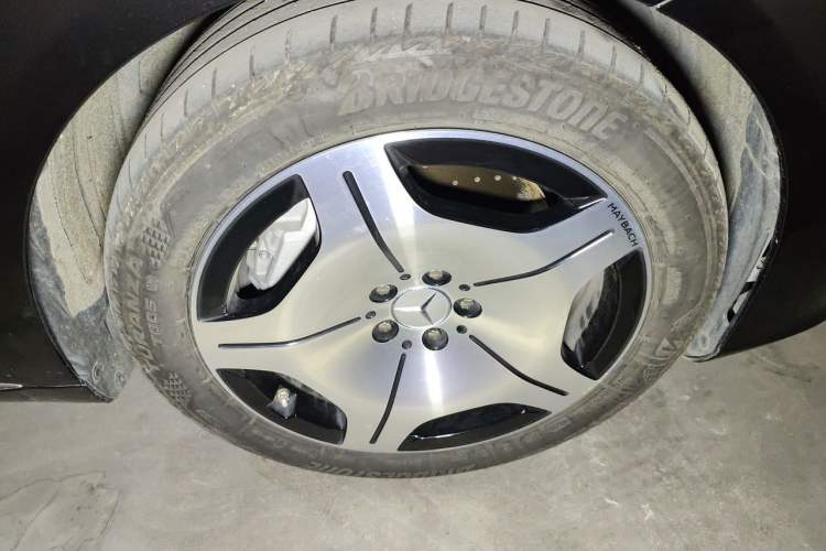 Used Mercedes-Benz Maybach S-Class 2023 S 480 4MATIC Right Front Wheel Hub