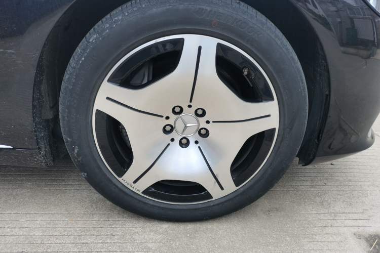 Used Mercedes-Benz Maybach S-Class 2023 S 480 4MATIC Right Front Wheel Hub