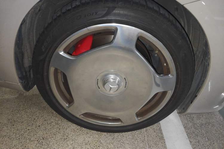 Used Mercedes-Benz Maybach S-Class 2023 S 480 4MATIC Right Front Wheel Hub
