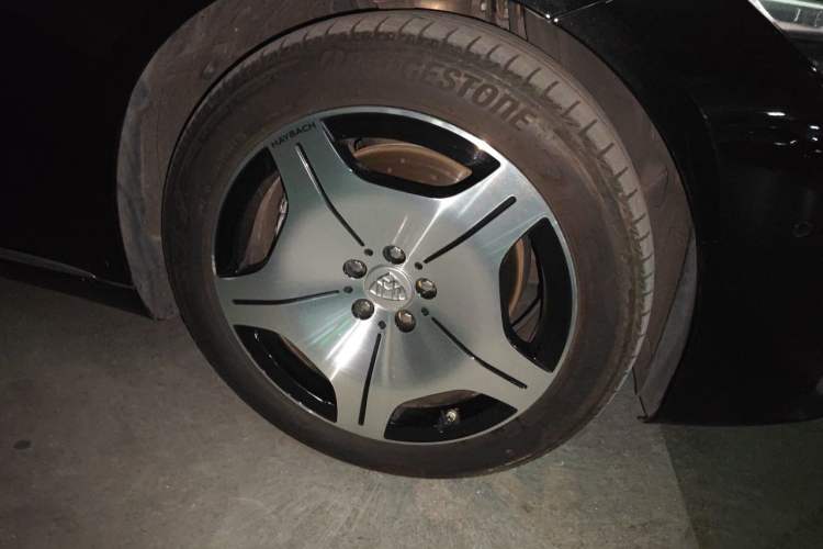Used Mercedes-Benz Maybach S-Class 2023 S 480 4MATIC Right Front Wheel Hub