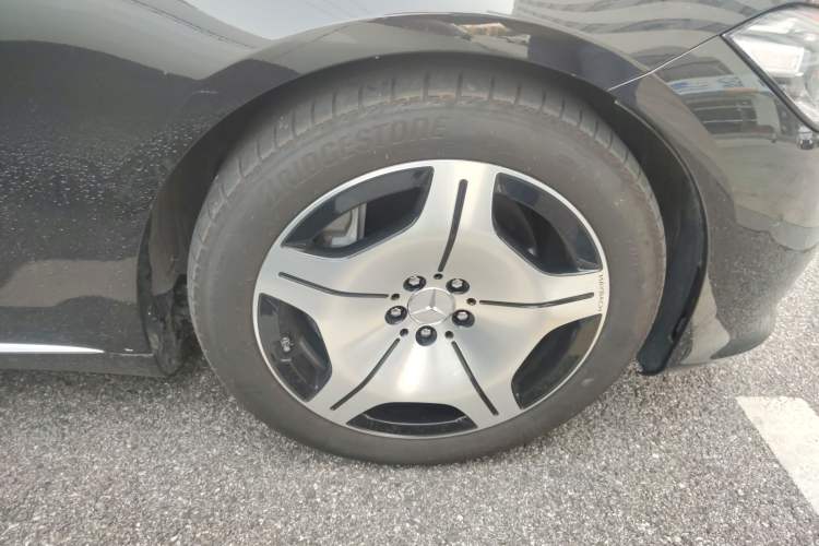 Used Mercedes-Benz Maybach S-Class 2023 S 480 4MATIC Right Front Wheel Hub