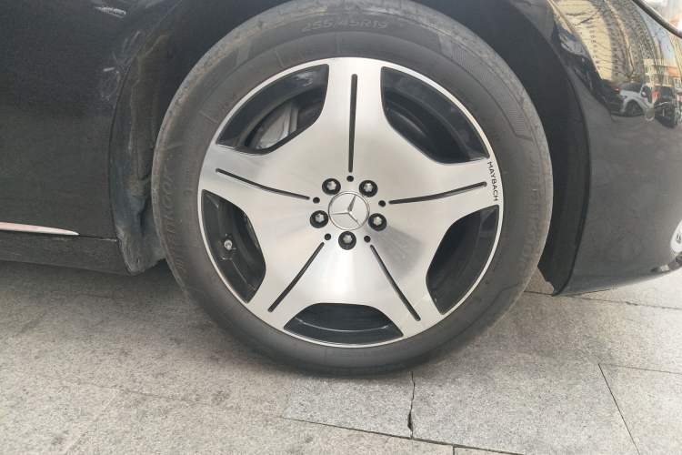 Used Mercedes-Benz Maybach S-Class 2023 S 480 4MATIC Right Front Wheel Hub