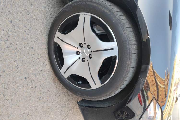 Used Mercedes-Benz Maybach S-Class 2023 S 480 4MATIC Right Front Wheel Hub