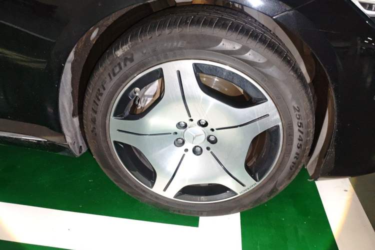 Used Mercedes-Benz Maybach S-Class 2023 S 480 4MATIC Right Front Wheel Hub