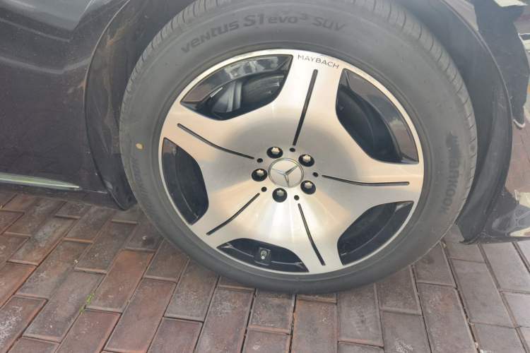 Used Mercedes-Benz Maybach S-Class 2023 S 480 4MATIC Right Front Wheel Hub