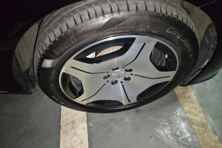 Used Mercedes-Benz Maybach S-Class 2023 S 480 4MATIC Right Front Wheel Hub