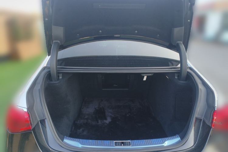 Used Mercedes-Benz Maybach S-Class 2023 S 480 4MATIC Trunk