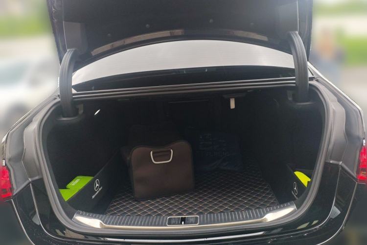 Used Mercedes-Benz Maybach S-Class 2023 S 480 4MATIC Trunk
