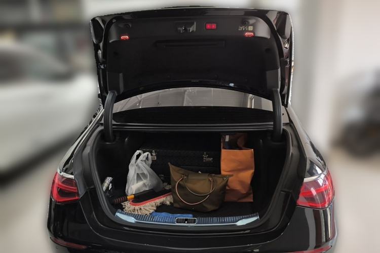 Used Mercedes-Benz Maybach S-Class 2023 S 480 4MATIC Trunk