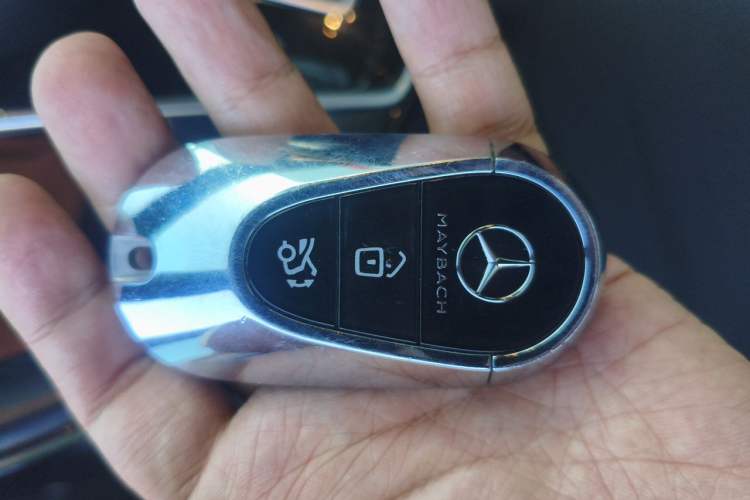 Used Mercedes-Benz Maybach S-Class 2023 S 480 4MATIC Vehicle Key
